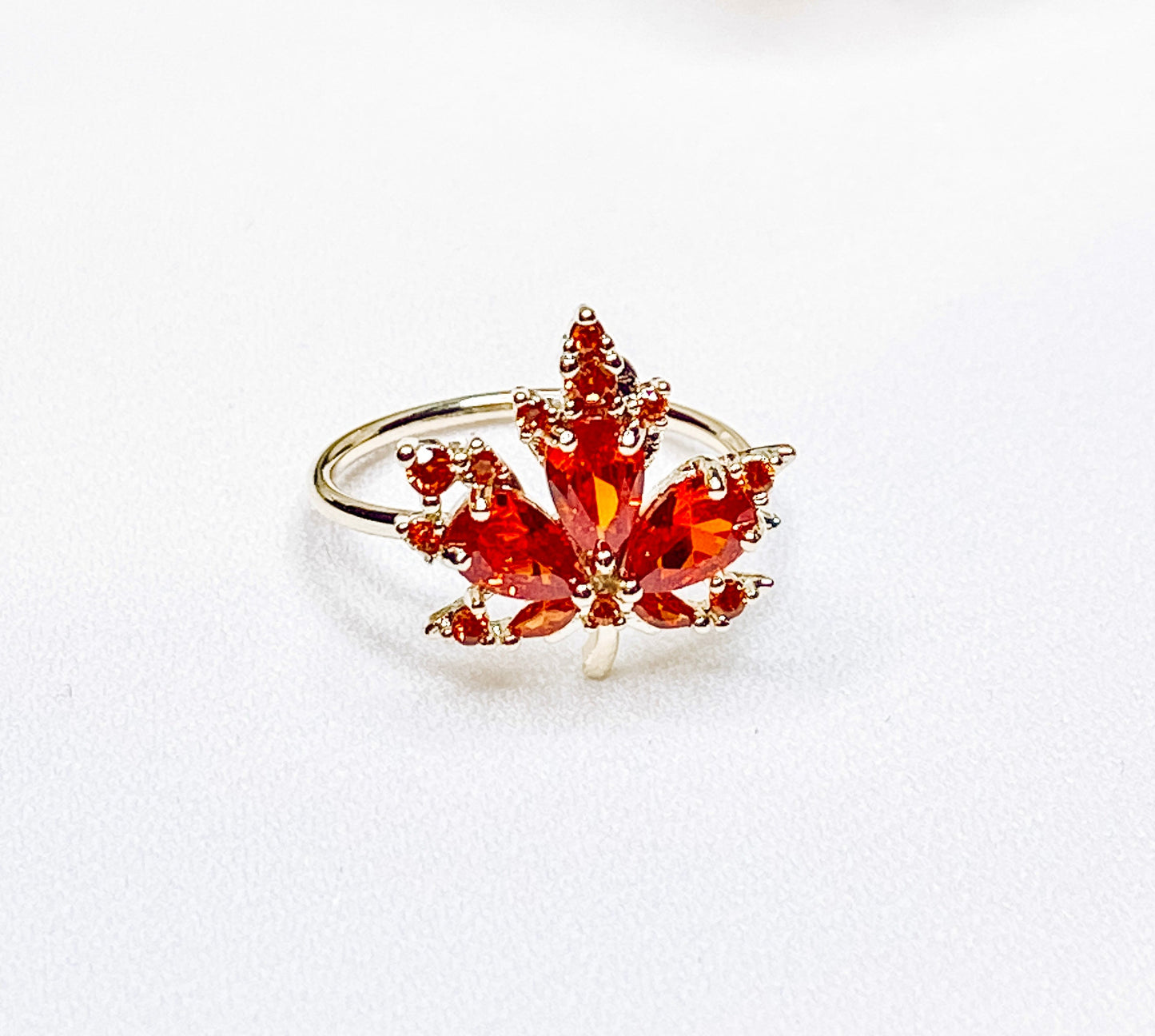 FEUILLE D'ÉRABLE | Red Maple Leaf Ring