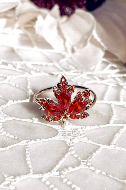 FEUILLE D'ÉRABLE | Red Maple Leaf Ring